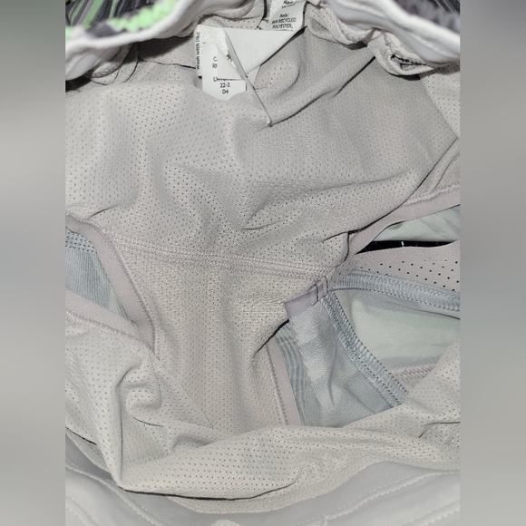 Lululemon Hotty Hot High-Rise Short 4" Special Edition Paint Glide Warp Multi 4 - Picture 7 of 14